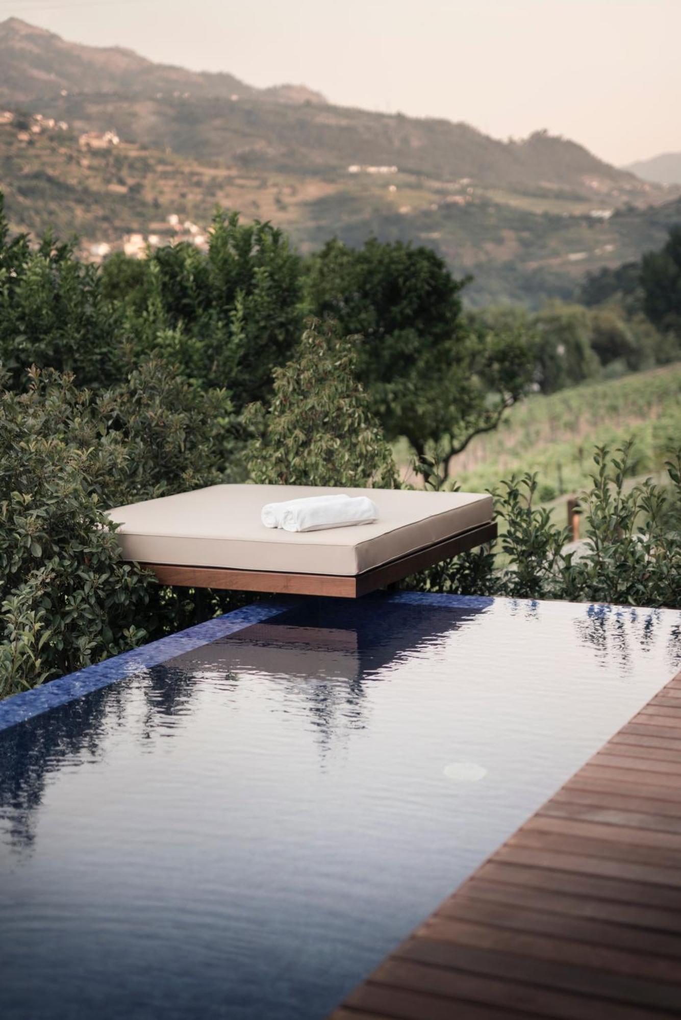 Quinta De S.Bernardo - Winery & Farmhouse Mesão Frio Kültér fotó